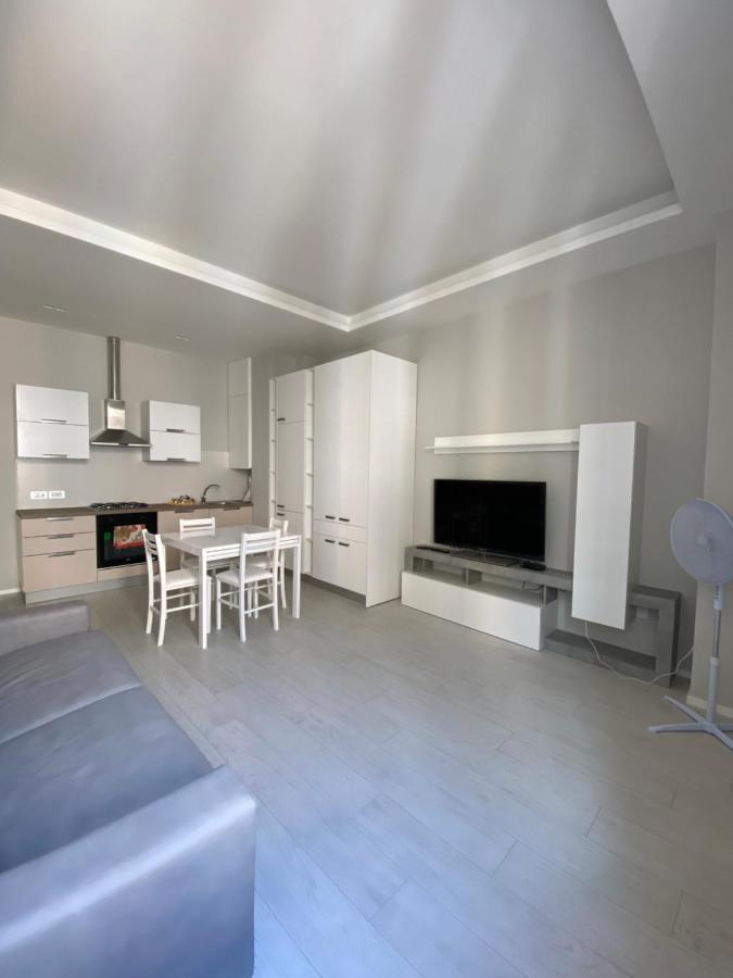 Apartamento Casa Dante: Oneglia Centro-Marina-Spiagge Imperia Exterior foto
