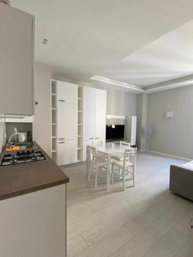 Apartamento Casa Dante: Oneglia Centro-Marina-Spiagge Imperia Exterior foto